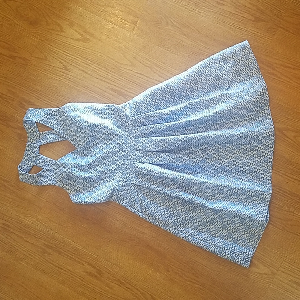 Banana Republic blue floral dress with pockets!